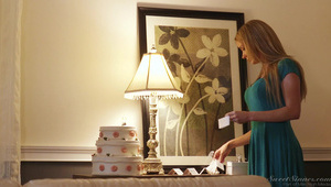 super laska z dużymi piersiami i jej robótki ręczne