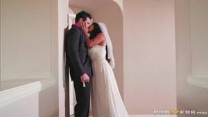 nastki liżą się w wannie