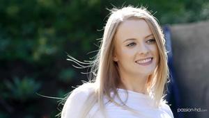 penis penetruje przystrzyżoną szparkę