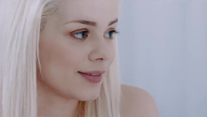 bzykanie laseczki z fajnymi stópkami