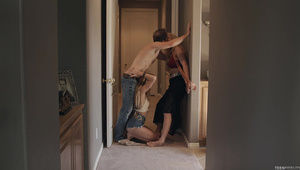 dwie laski pukane przez murzynów