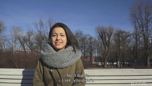 piękna czekoladka wypina swój jędrny tyłek