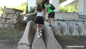 młoda blondi z wygoloną szparką