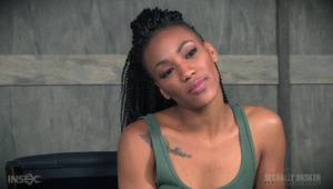 fajnie porusza się biust słodkiej koleżanki