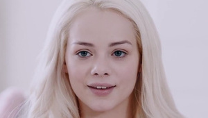 grupowe zabawy nad oceanem