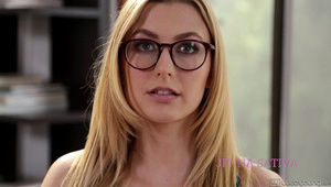 trzepie konia przed trzydziestolatką