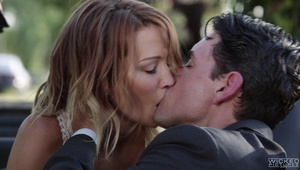 blada niunia w fioletowym staniczku