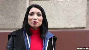 śliczna zabiera się za wszystkie pałki