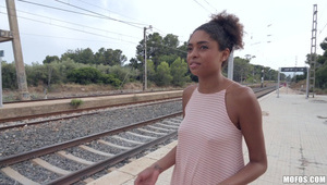 słodka nastolatka z naoliwioną cipką i pupą