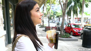 dziewczyny z dobrymi dupeczkami dymają się znim