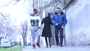 pasierbica z dużymi cyckami ma świetny wieczorny seks z ojczymem