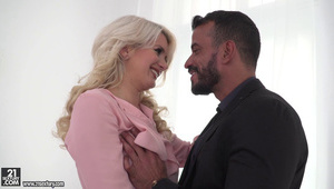 nastolatka dostaje anala