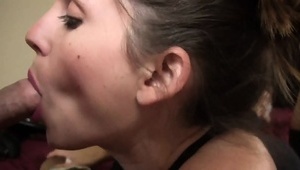 wypieścił palcami zrelaksowaną i zamaskowaną niunię