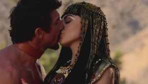 napalony na smakowitą muszelkę rosyjskiej laleczki