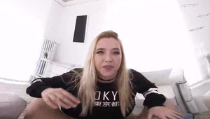 azjatki mają niezłe dekolty