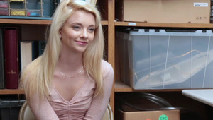 surowy pan każe swoją niewolnice