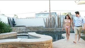 chuda brunetka na kutasku