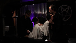 violet starr z delikatnie przystrzyżona piczka