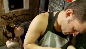 sesja zdjęciowa przy polskim maluchu