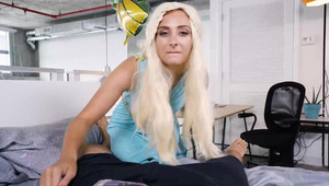 ma tak zajebistą dupcię że musiała się za nią złapać