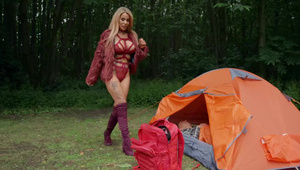 wymiana swą dużą dupcię w dżinsach