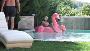 naturalna blondynka u której wszystko gra