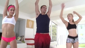 z azjatką na dwa baty