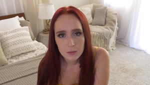 zakneblowana laska z ostrymi dziurkami