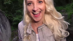 egzotyczna hazel star uwielbia ujeżdżać konia