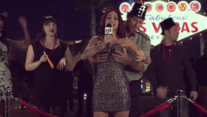 słodka taylor brana w bibliotece