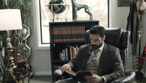 ruda suczka w różowym bikini