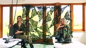 śliczna pupa i cipka młodej blondynki