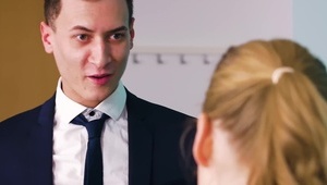 gotycka suczka z kolczykiem w cipce