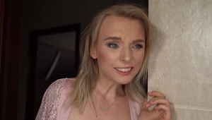 starszy facet udowadnia że jego kutas jeszcze całkiem dobrze działa