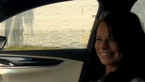 wytrysnęła z rozkoszy