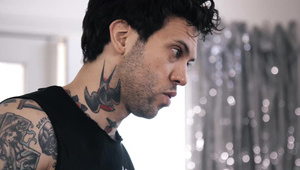 uśmiechnięta laska lubi mieć spermę w buzi