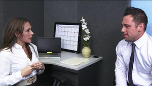 gorąca babka fajnie ssie długiego penisa