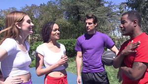 małe świetnie podskakujące piersi