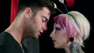 dziś to ona wypina swoją dupcię