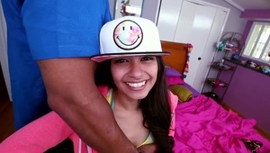 super gorące na niewielkiej kanapie