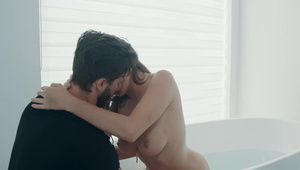 piękny szpagat opalonej laski