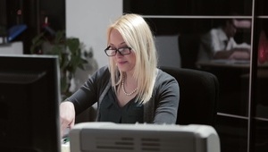 władował w jej ciasną szparkę na maksa