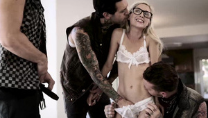 amatorska zabawa przy kamerze