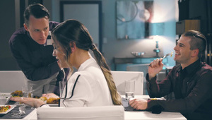 tryska na jej słodki języczek