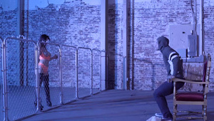 laska w basenie słodko obciąga długiego kutasa