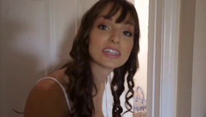 laska zapina związaną suczkę