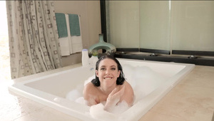 piękna niunia masturbuje się analnie