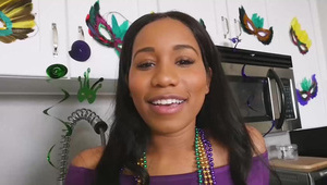 mamuśka uwielbia drapanie po sutach