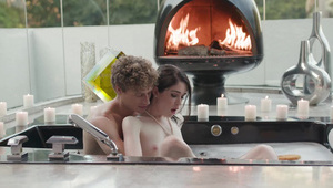 hd wieśniaczka bawi się samotnie