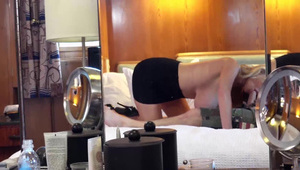 laska z warkoczem ma wielkie i opalone cyce